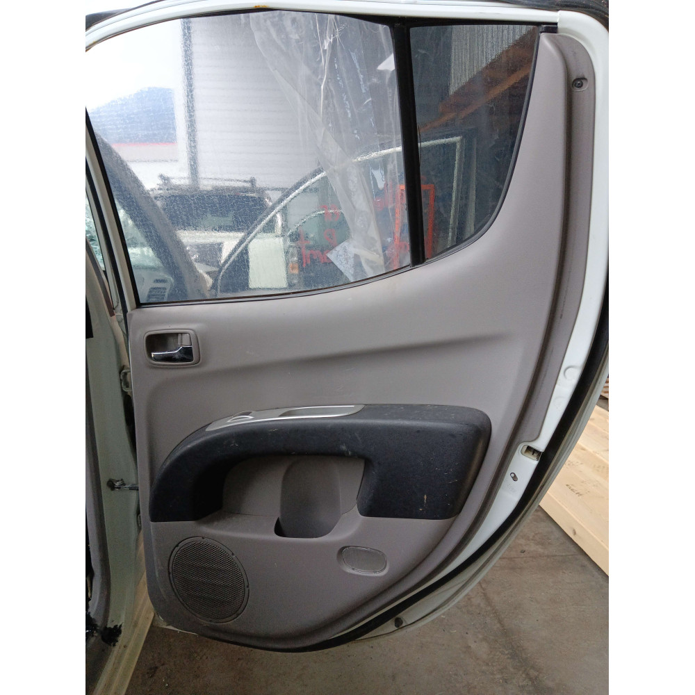 Garniture de porte arrière droite L 200 II (KB4T/KA4T)) 2014 2.5 DI-D Pickup double cabine 136cv  Boîte Auto