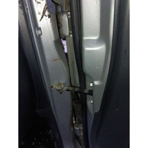 Charnière inférieure de porte avant droite Jimny (SN4) 2006 1.5 DDiS Break 86cv